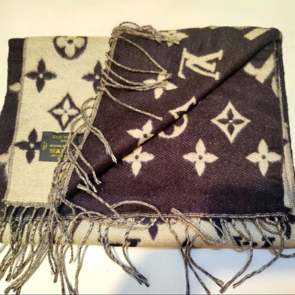 Supreme x Louis Vuitton Monogram Scarf - Coded - Picture 3 of 6